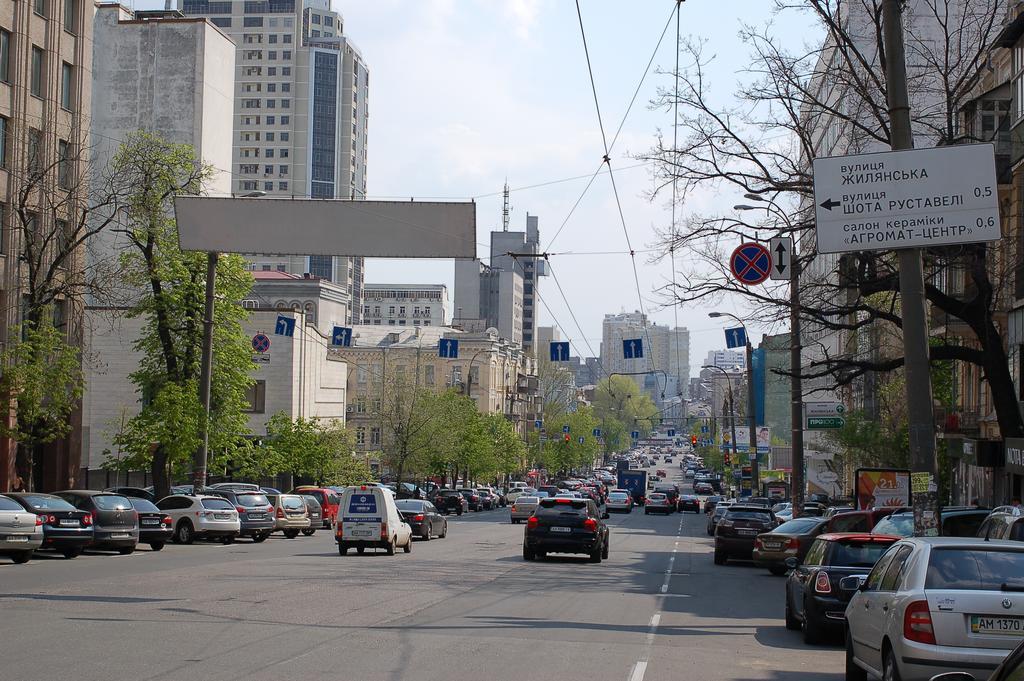 Kiev Accommodation Apartment On Antonovycha St. Room photo